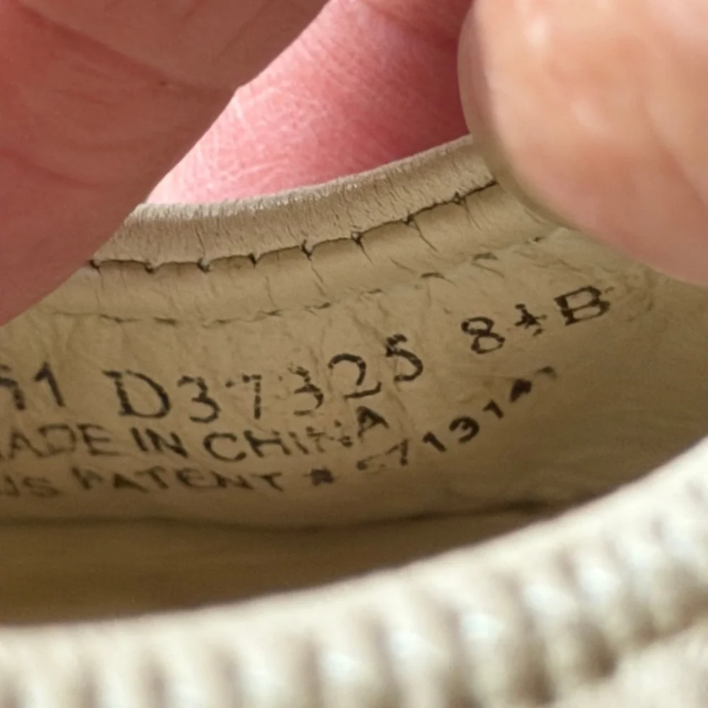 Cole Haan Nike Air Tali Ballet Flats Cream Tan Patent Cap Toe Buckle D37325 8.5